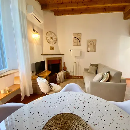 Urban House - Charming Navigli Center Апартаменты Милан