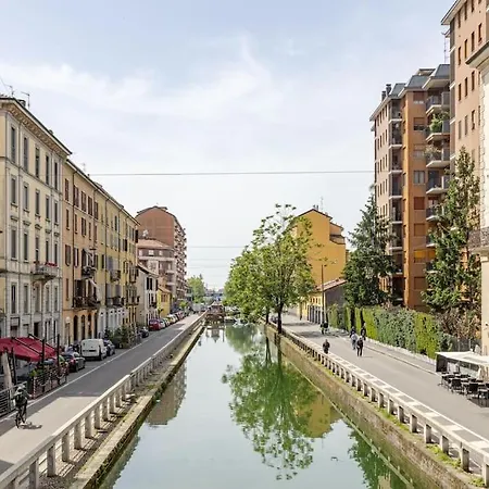 Urban House - Charming Navigli Center Апартаменты