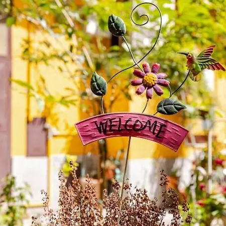 Urban House - Charming Navigli Center アパート ミラノ